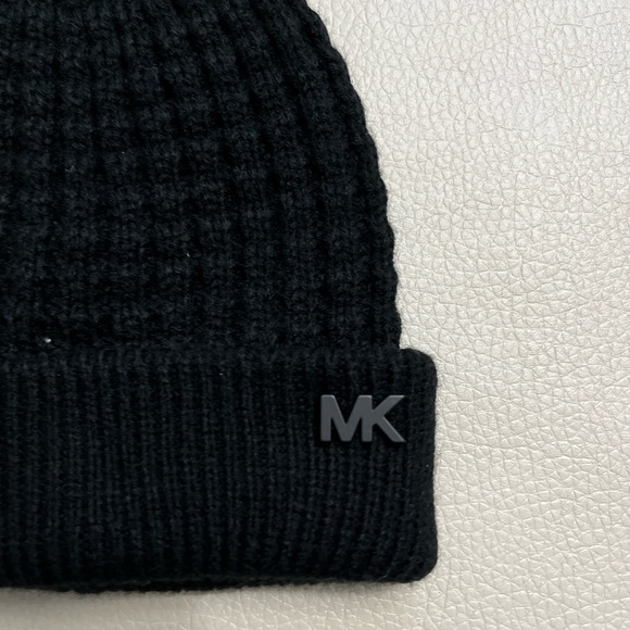 NWT - Michael Kors Waffle Knit Beanie - Picture 2 of 4